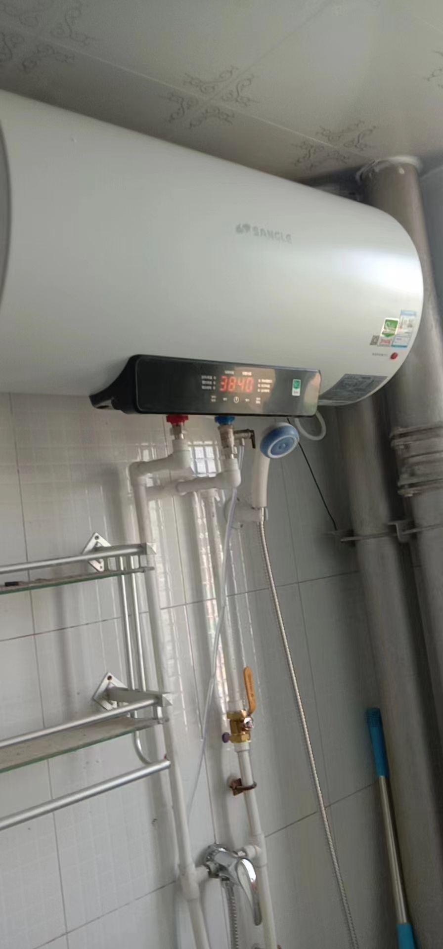 桑乐电热水器安装在济南雁翔苑